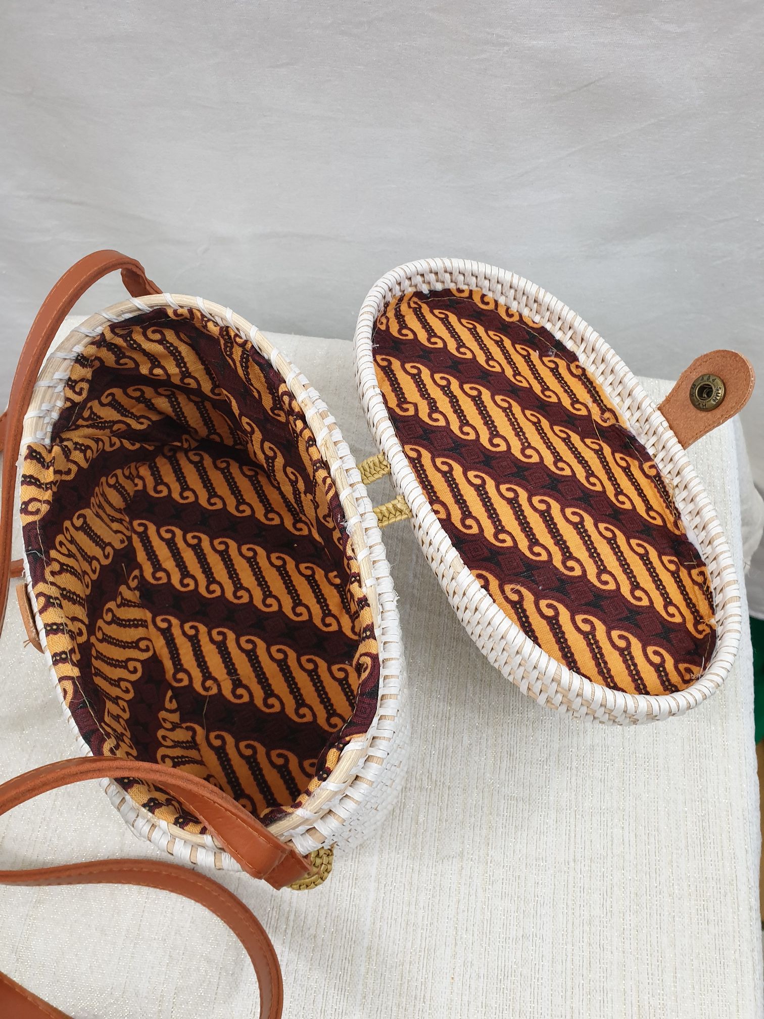 Oval rattan bag 2025