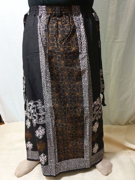 Batik Hose mit Schurz 2