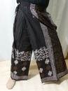 Batik Hose mit Schurz 2
